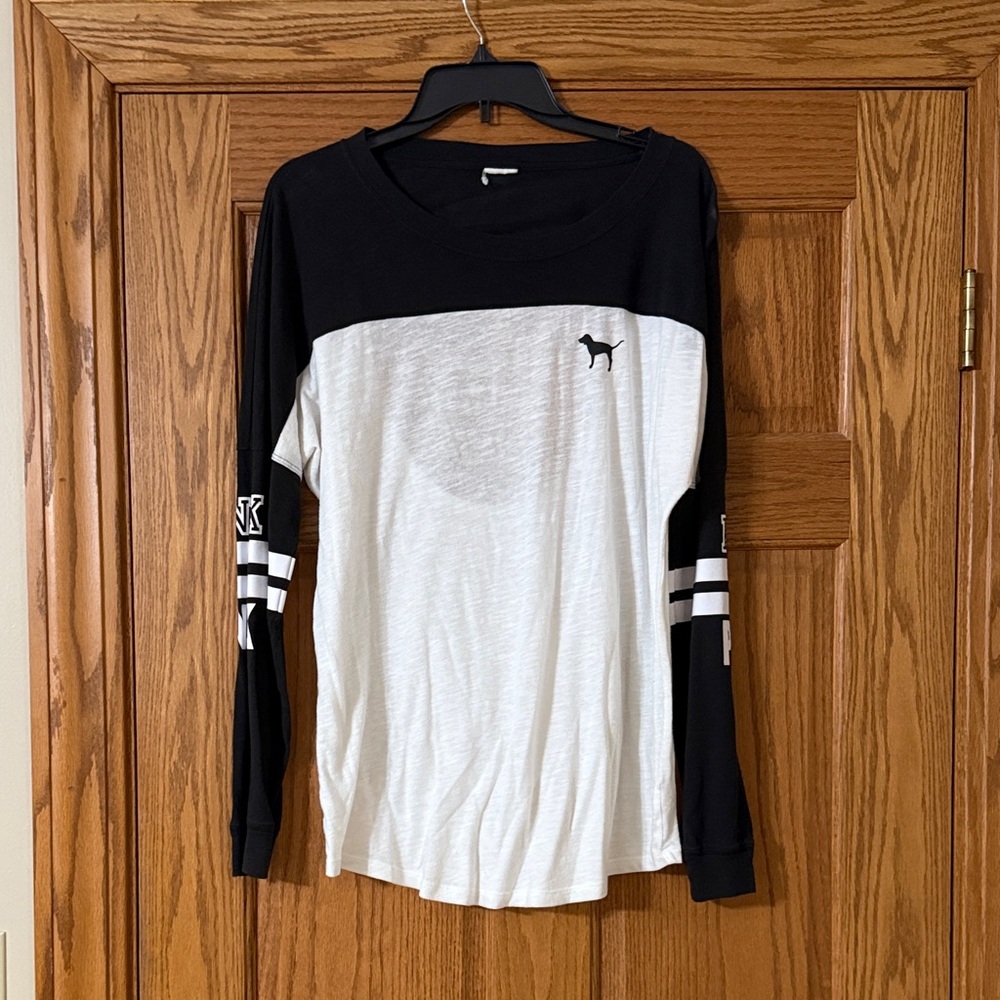 PINK Victoria's Secret black and white Long Sleeve Tee with open back